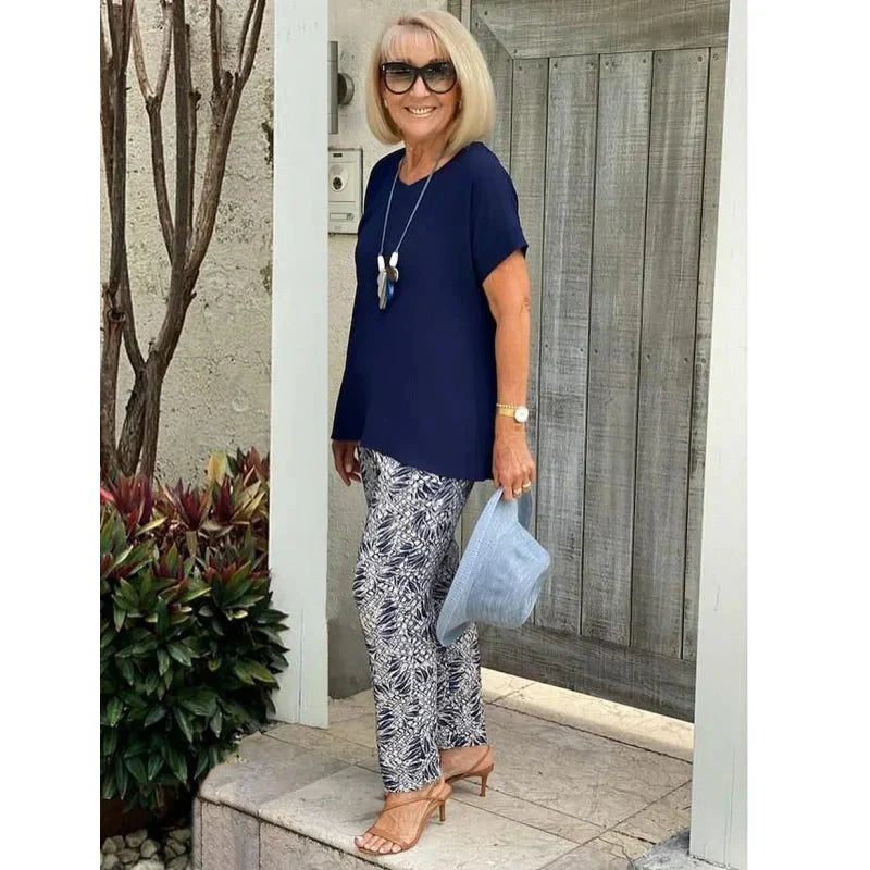 Casual two-piece for women, ideal for holidays